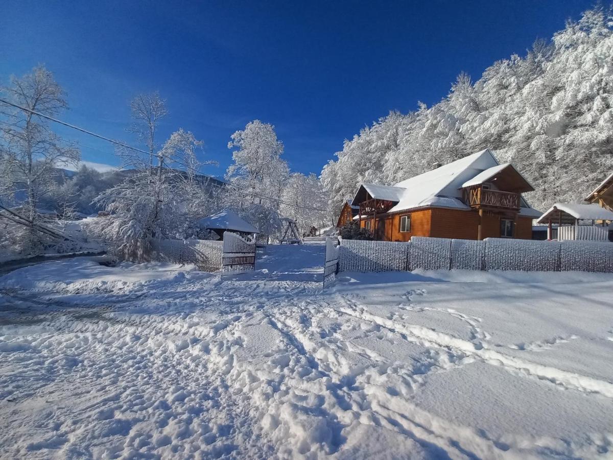 Cottage V Gorakh Izky Exterior foto